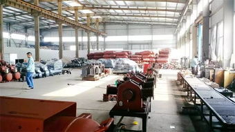 酒店會(huì)議中的工廠員工 忙碌表象下的效率困境